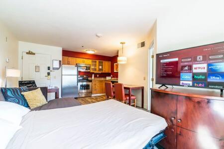 Metro Phx 1Bd Interior Corridor Apartment Финикс Екстериор снимка