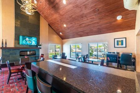 Metro Phx 1Bd Interior Corridor Apartment Финикс Екстериор снимка